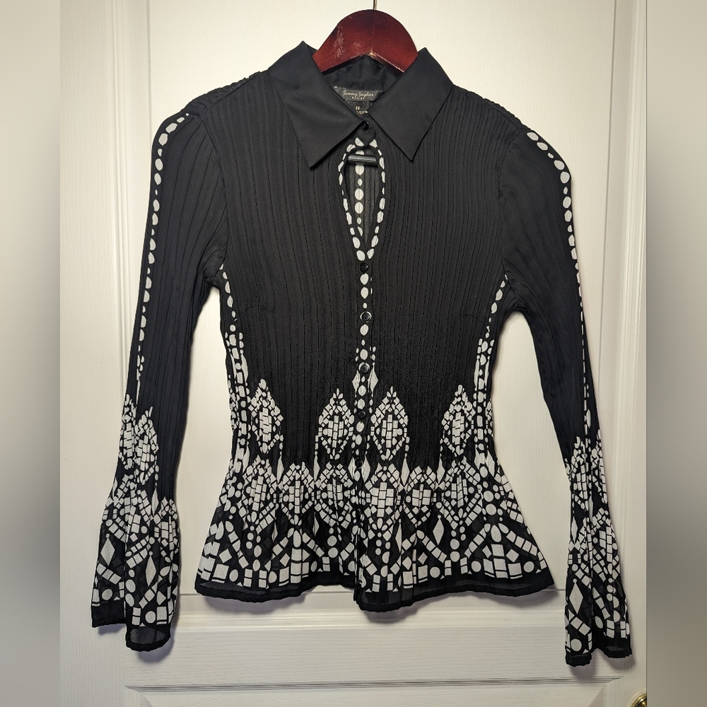 Black and white fitted button down dress shirt